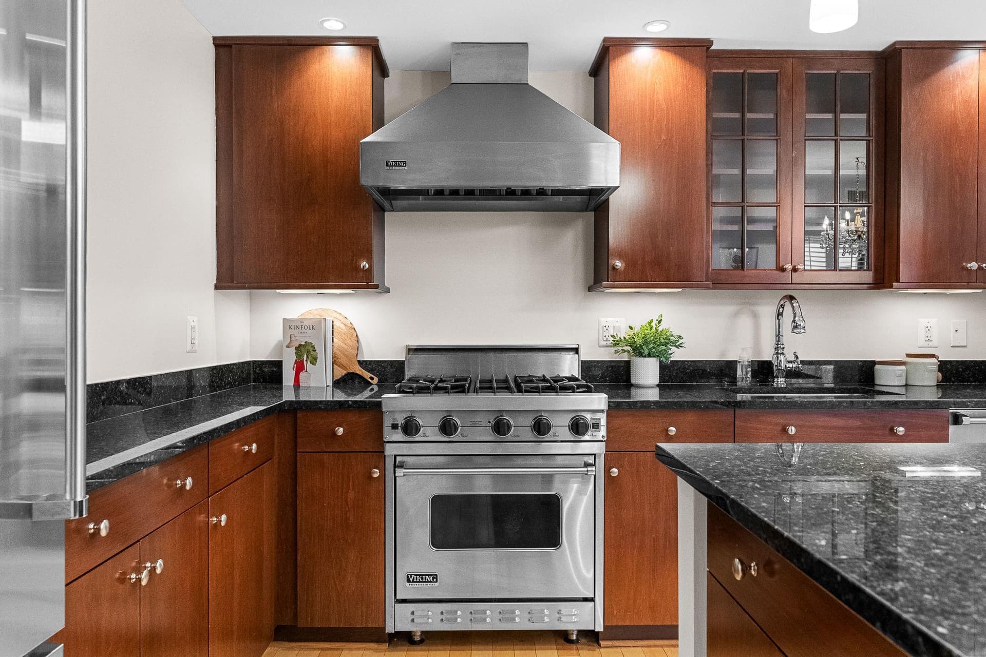 7710 Woodmont Avenue #204 photo 22