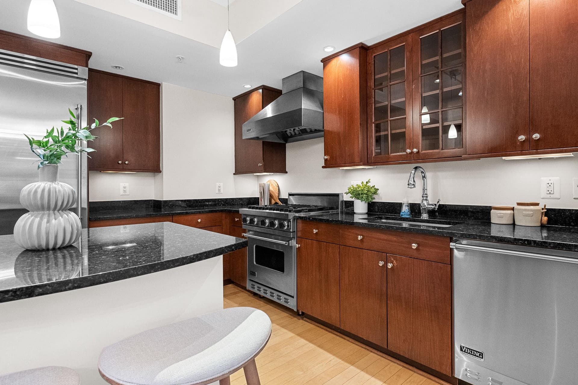 7710 Woodmont Avenue #204 photo 3