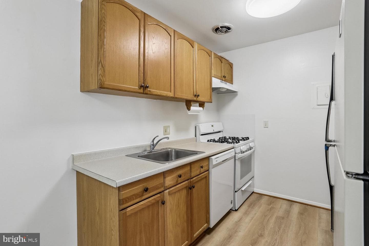 11925 Parklawn Drive #203 photo 14