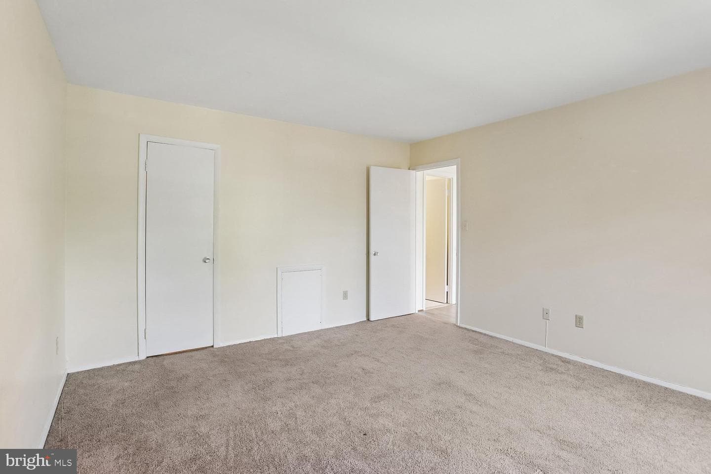11925 Parklawn Drive #203 photo 22