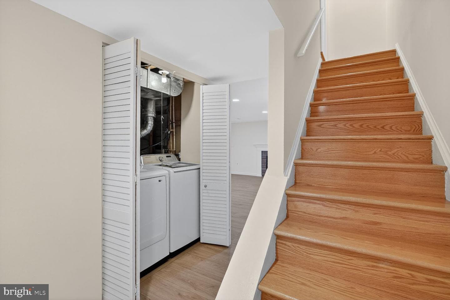 93 Bralan Court photo 32