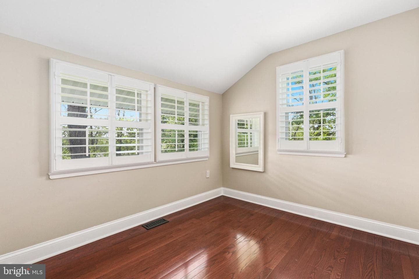 9406 Hale Place photo 22