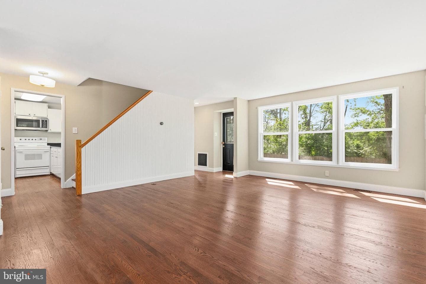 9406 Hale Place photo 7