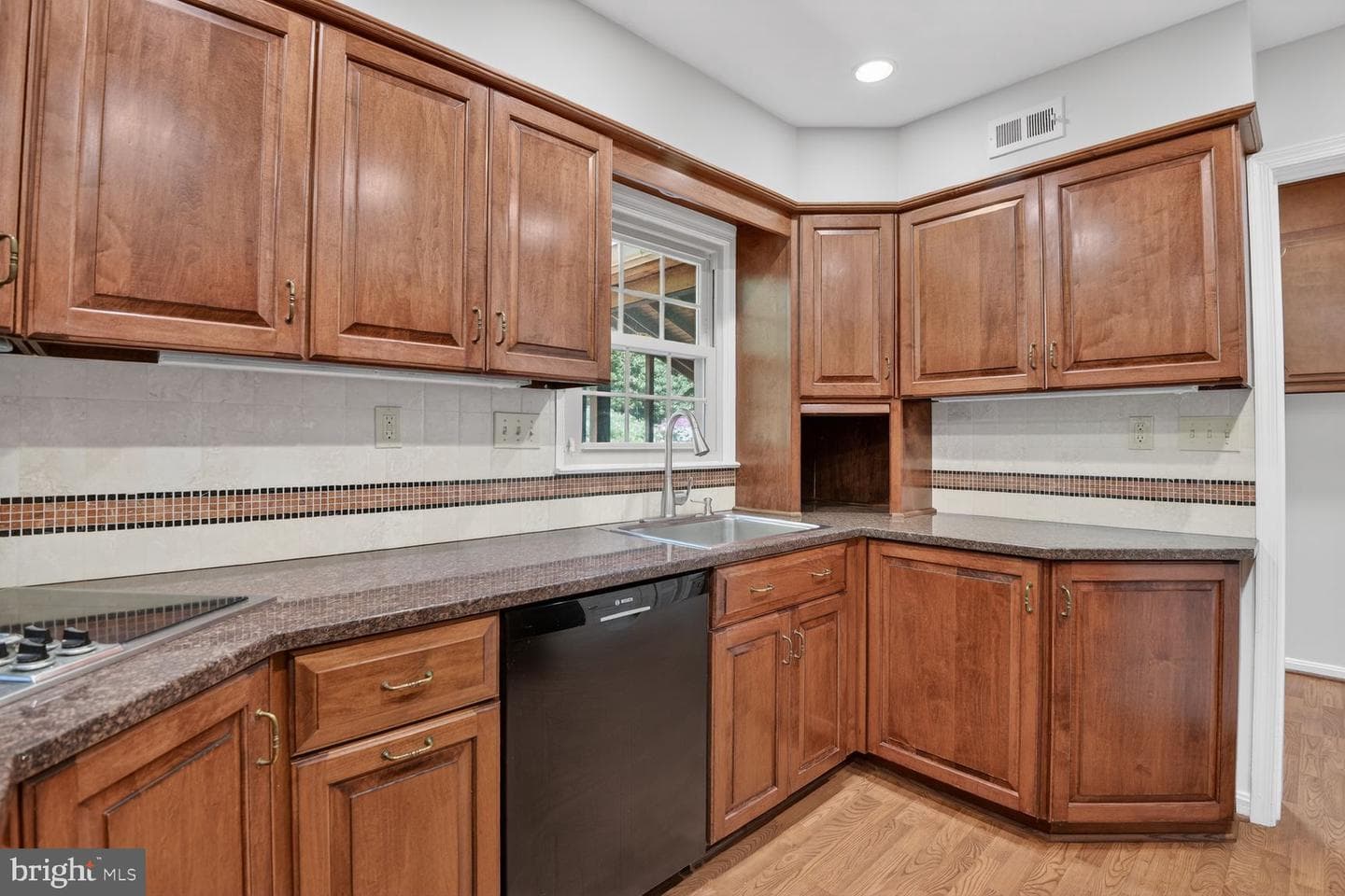 5005 Jasmine Drive photo 15