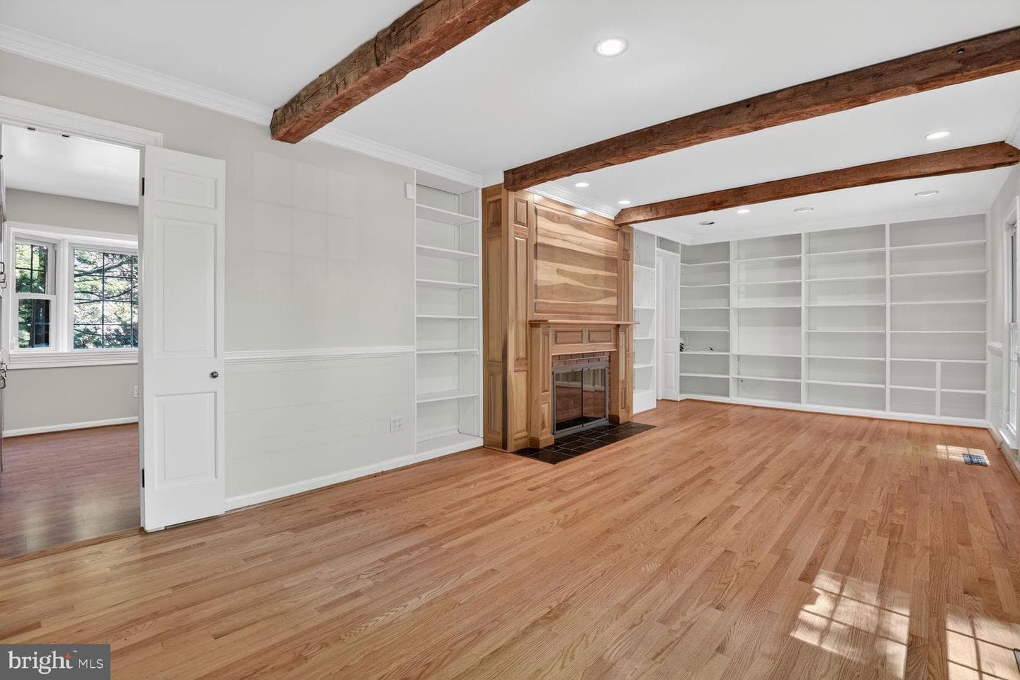 5005 Jasmine Drive photo 3