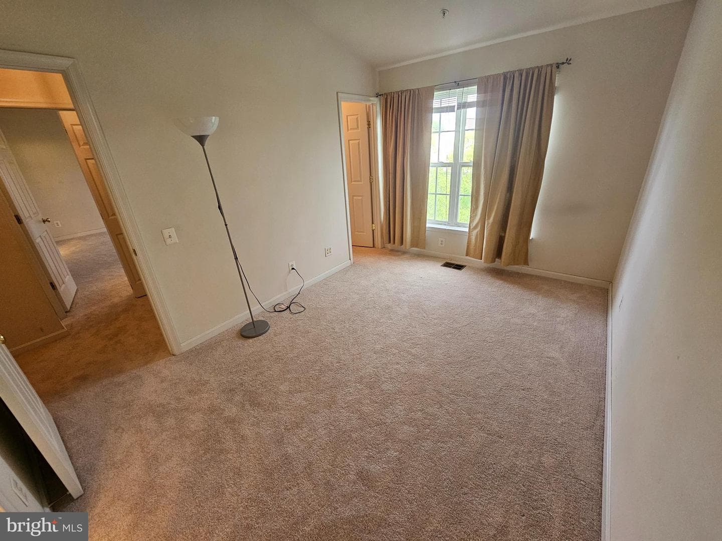 343 Fallsgrove Drive #47 photo 11