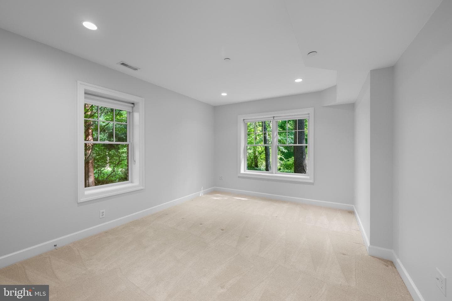 4520 Dorset Avenue photo 27