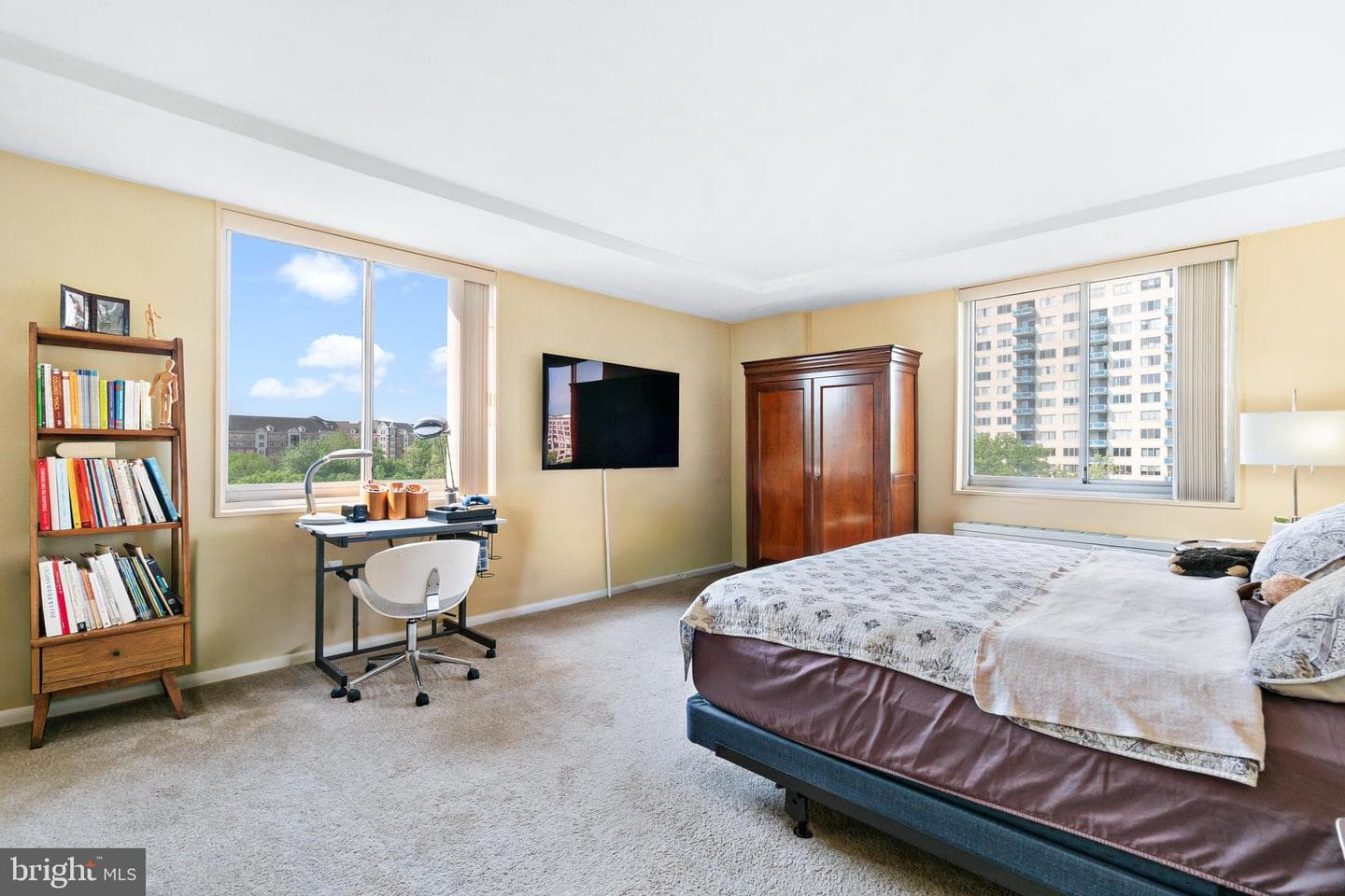10401 Grosvenor Place #1009 photo 10
