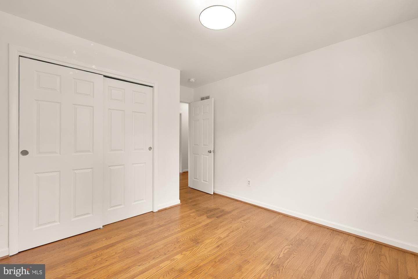 9512 Flower Avenue photo 19