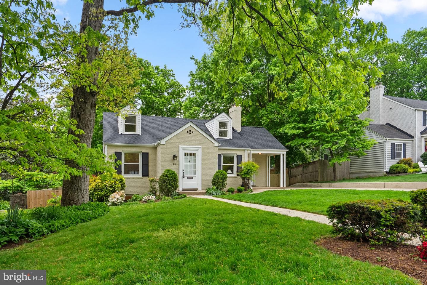 213 Lexington Drive photo 2