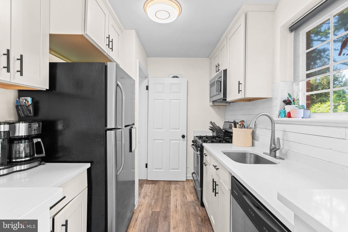 10310 Brunswick Avenue photo 13