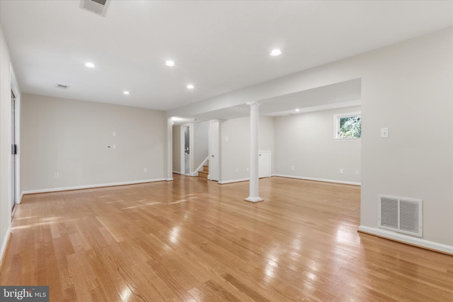 8104 Hawthorne Court photo 29