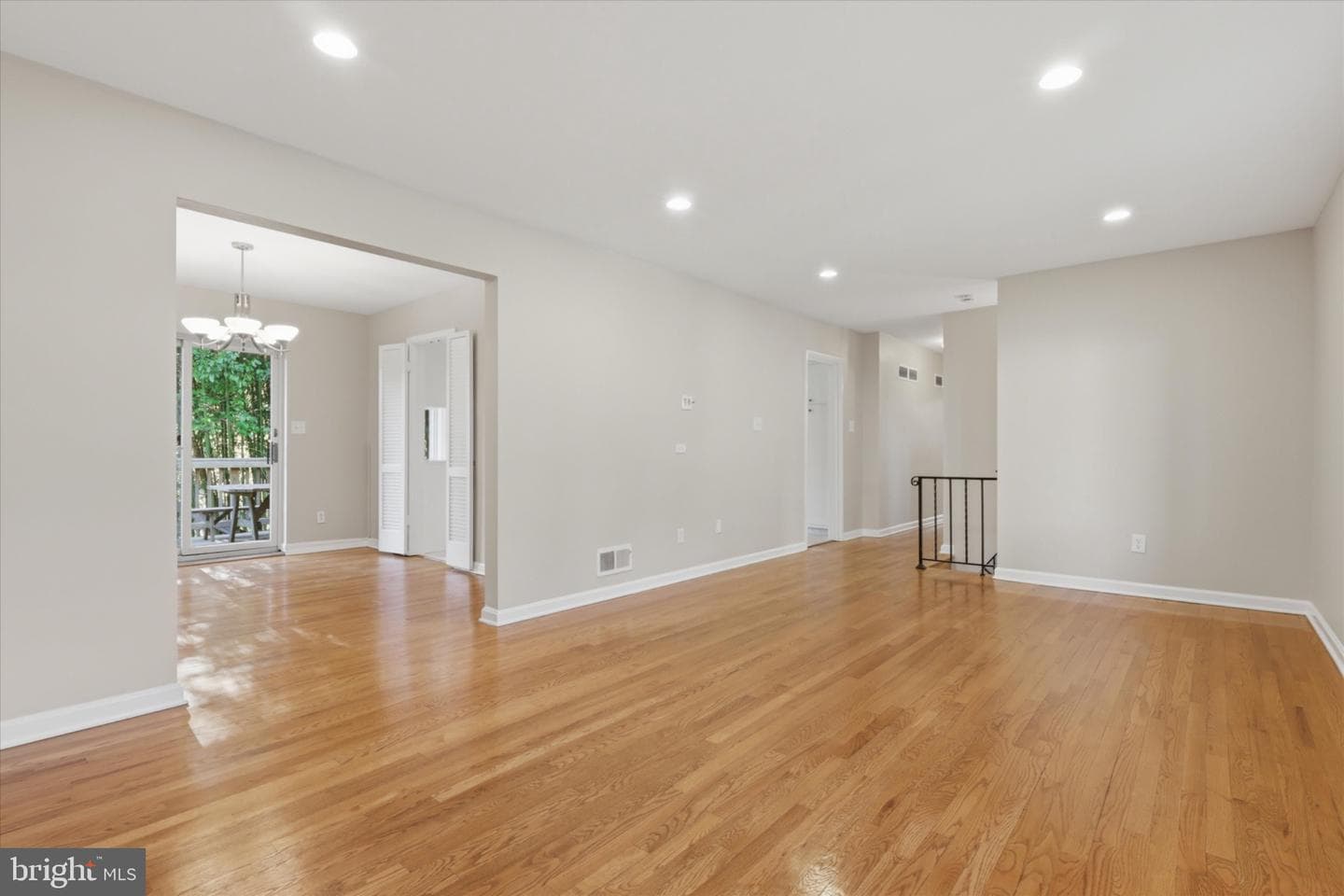 8104 Hawthorne Court photo 7