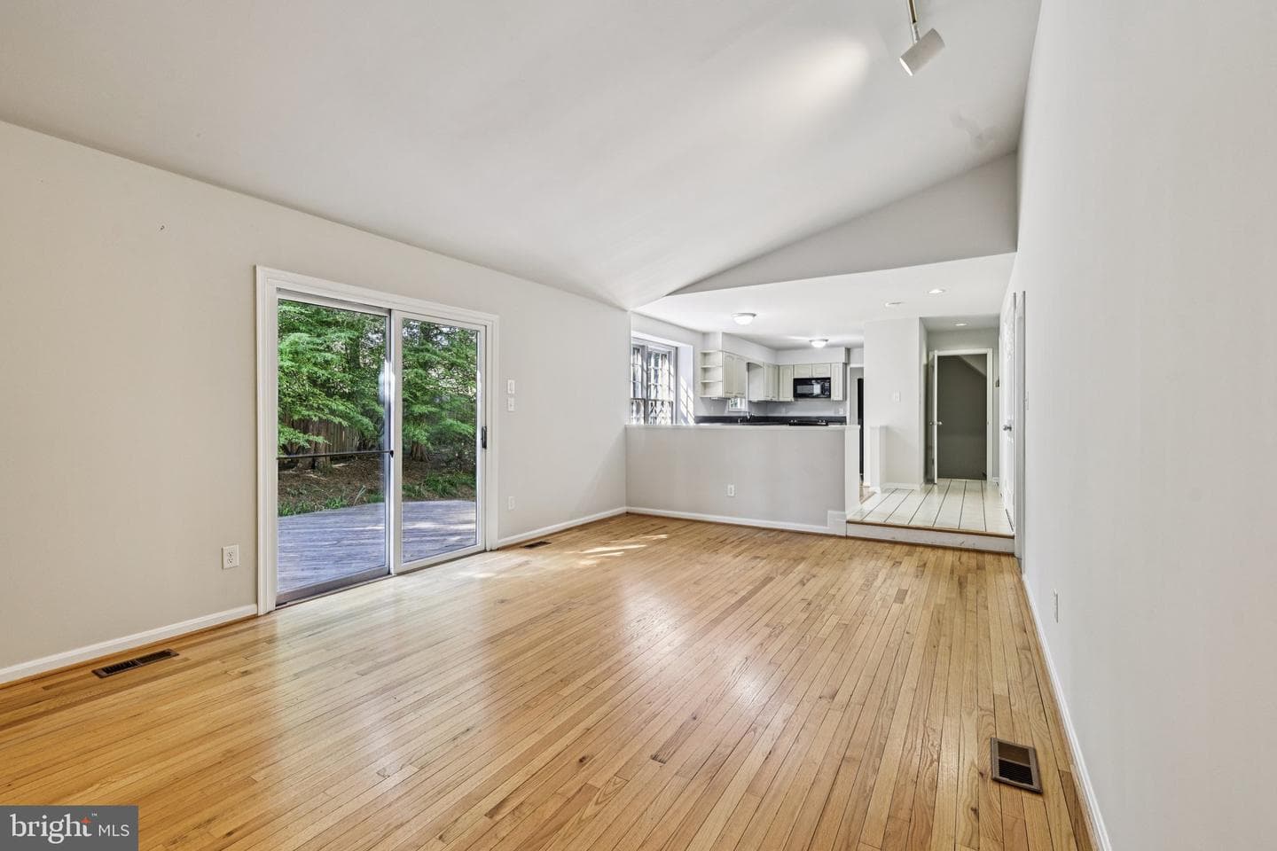 1102 Bettstrail Way photo 7
