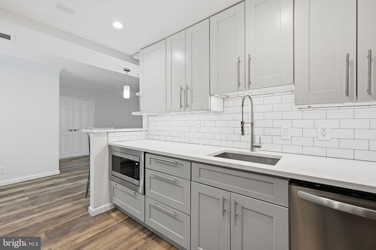 4601 N Park Avenue #1120-V photo 3