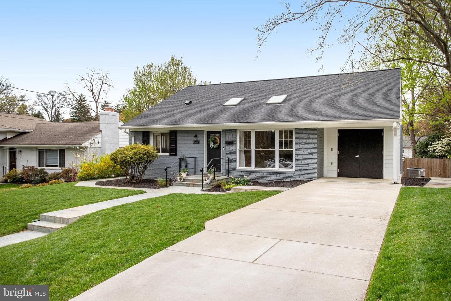 4522 Traymore Street photo 2