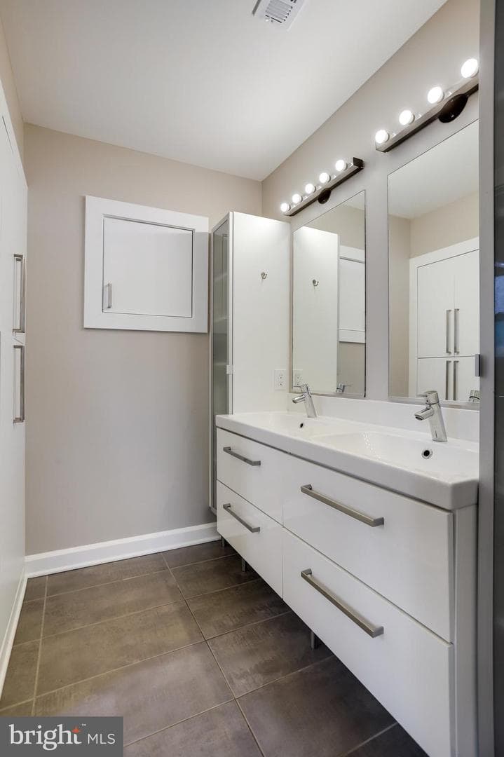 4522 Traymore Street photo 27