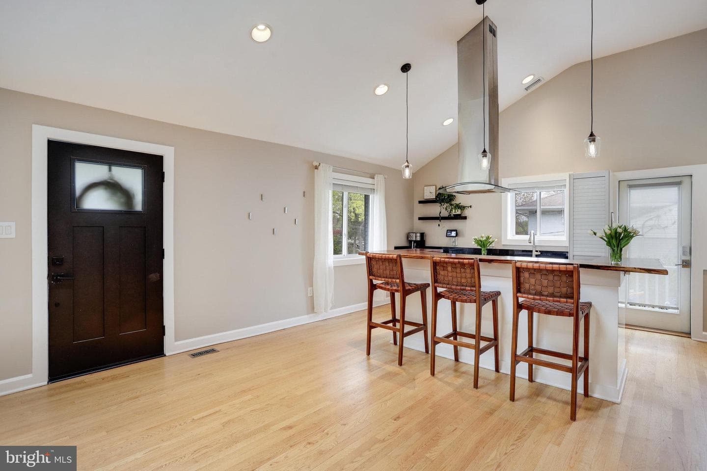 4522 Traymore Street photo 5