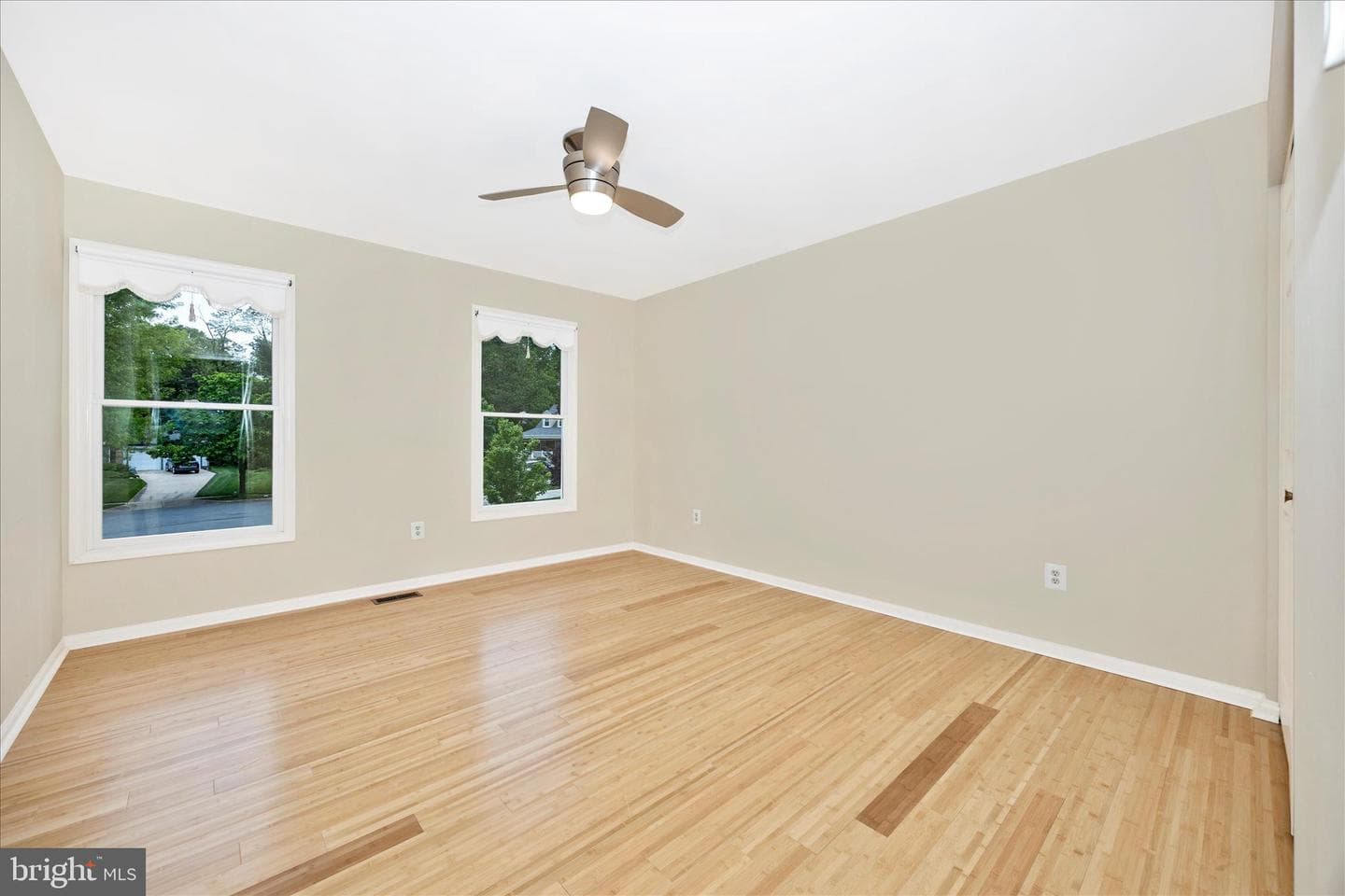 2433 Henslowe Drive photo 29