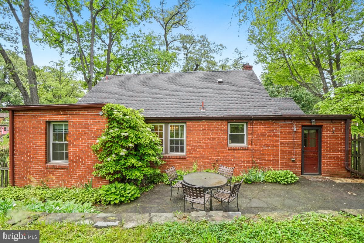 8318 Haddon Drive photo 10