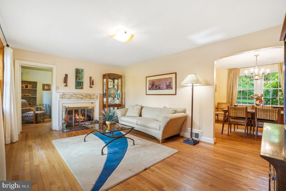 8318 Haddon Drive photo 3