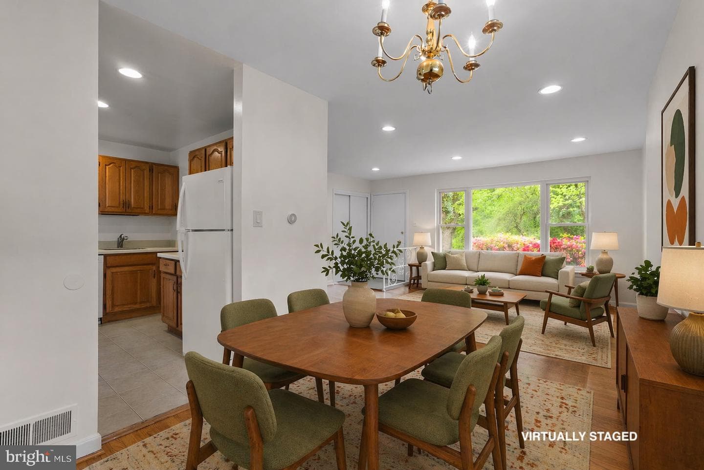 1509 Woodman Avenue photo 13