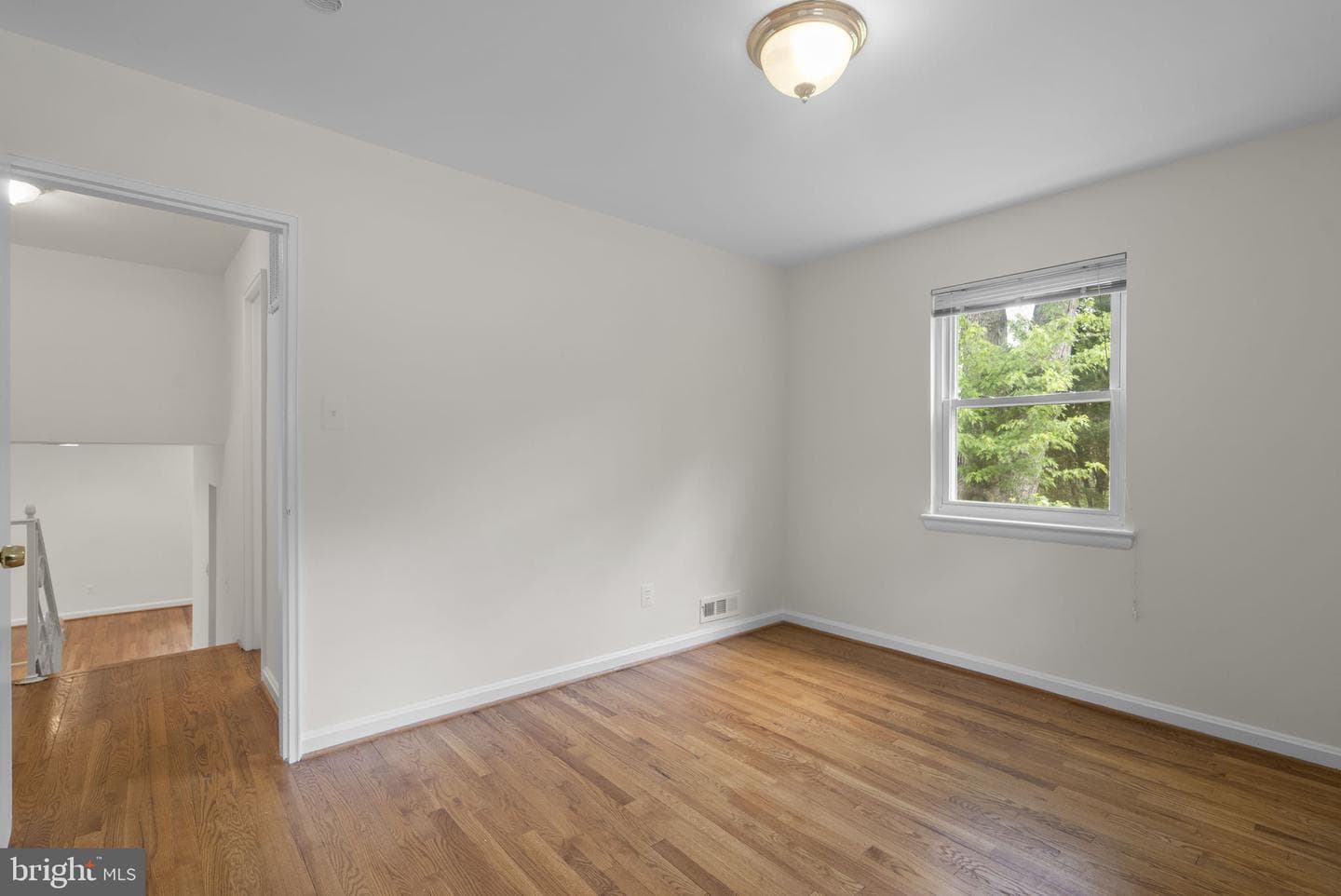 1509 Woodman Avenue photo 31