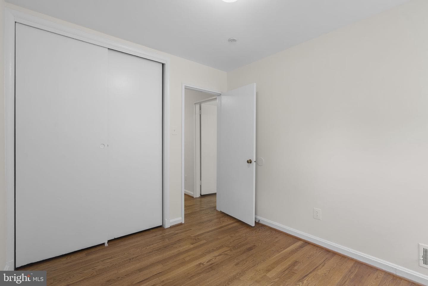 1509 Woodman Avenue photo 35