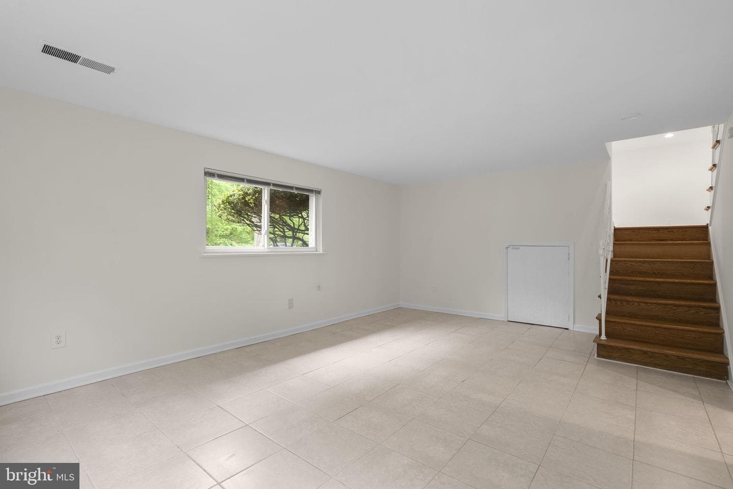1509 Woodman Avenue photo 38