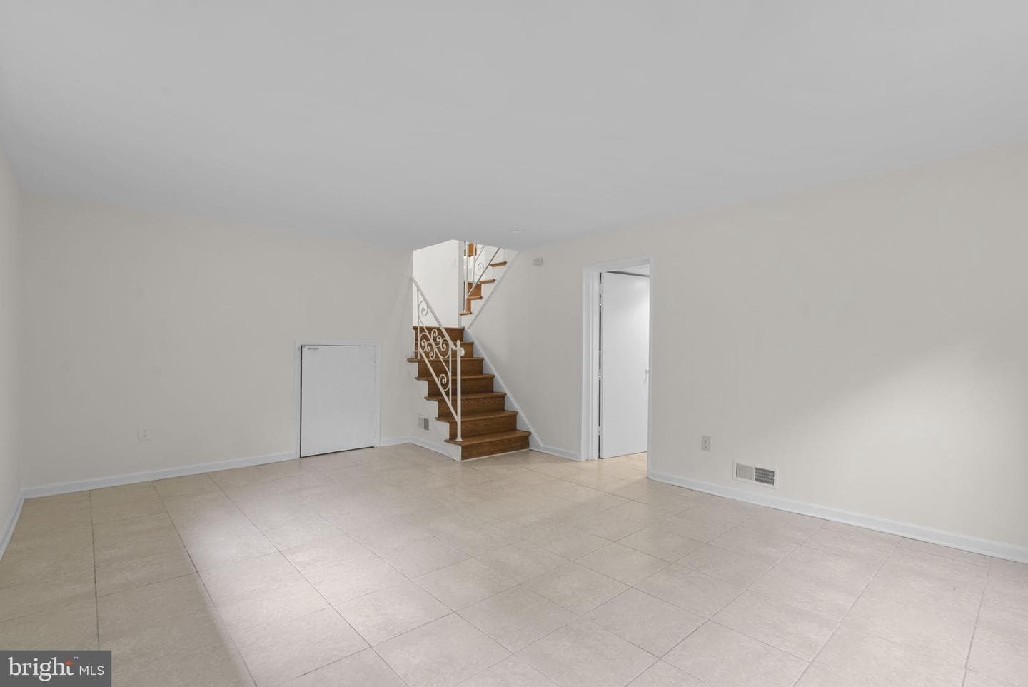 1509 Woodman Avenue photo 40