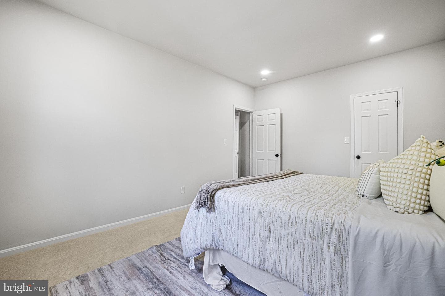 9933 Dellcastle Road photo 35