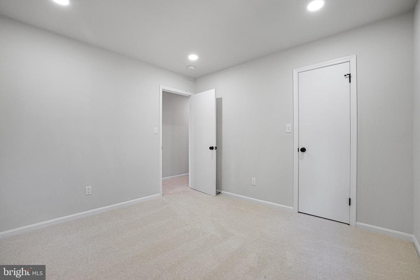 9933 Dellcastle Road photo 55