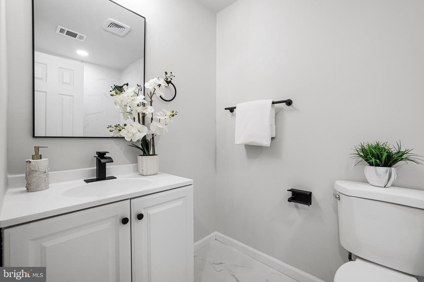9933 Dellcastle Road photo 56