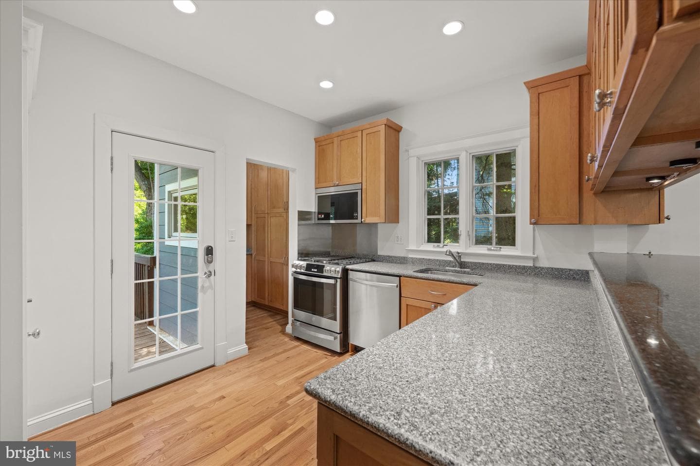 3810 Dresden Street photo 20