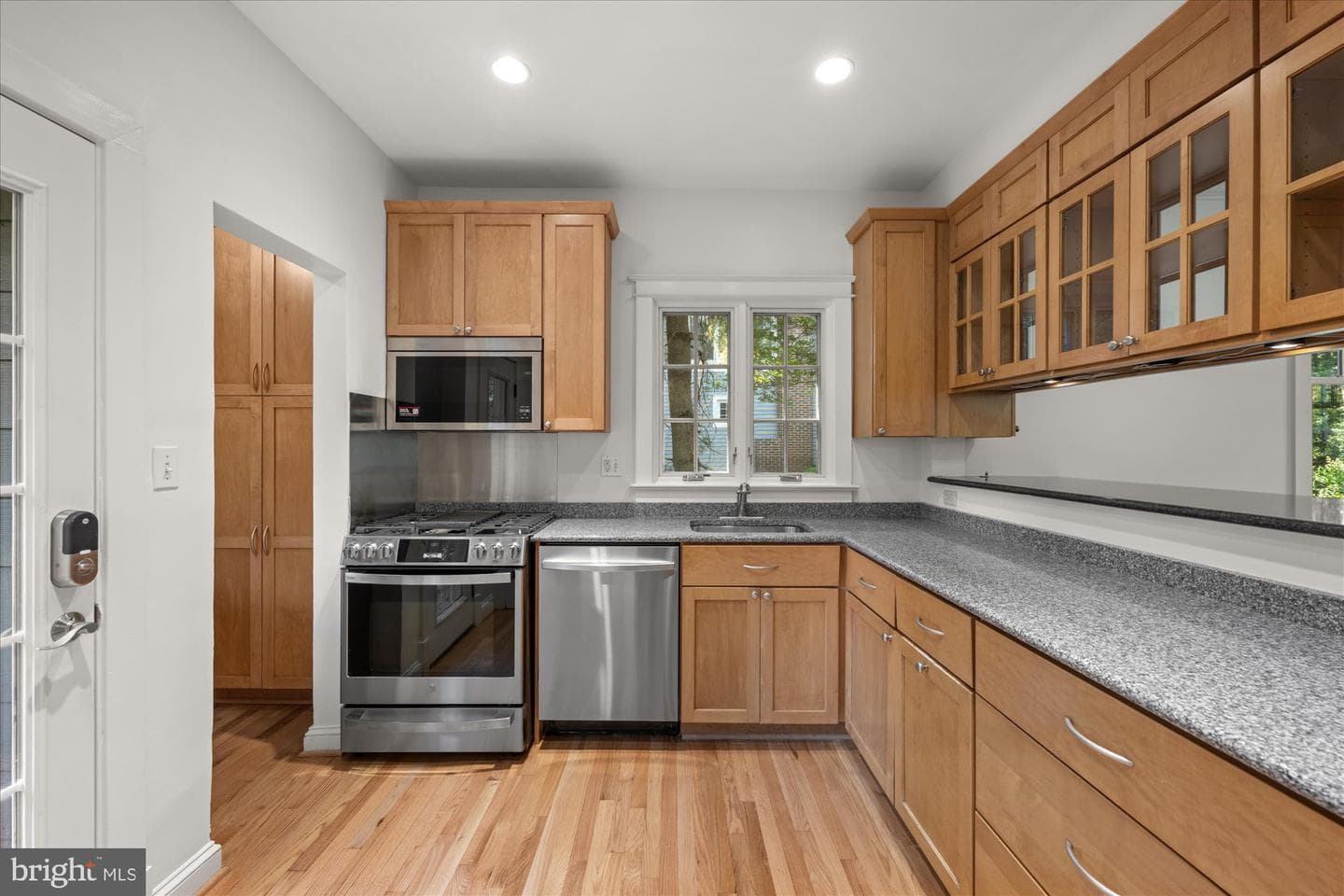 3810 Dresden Street photo 21