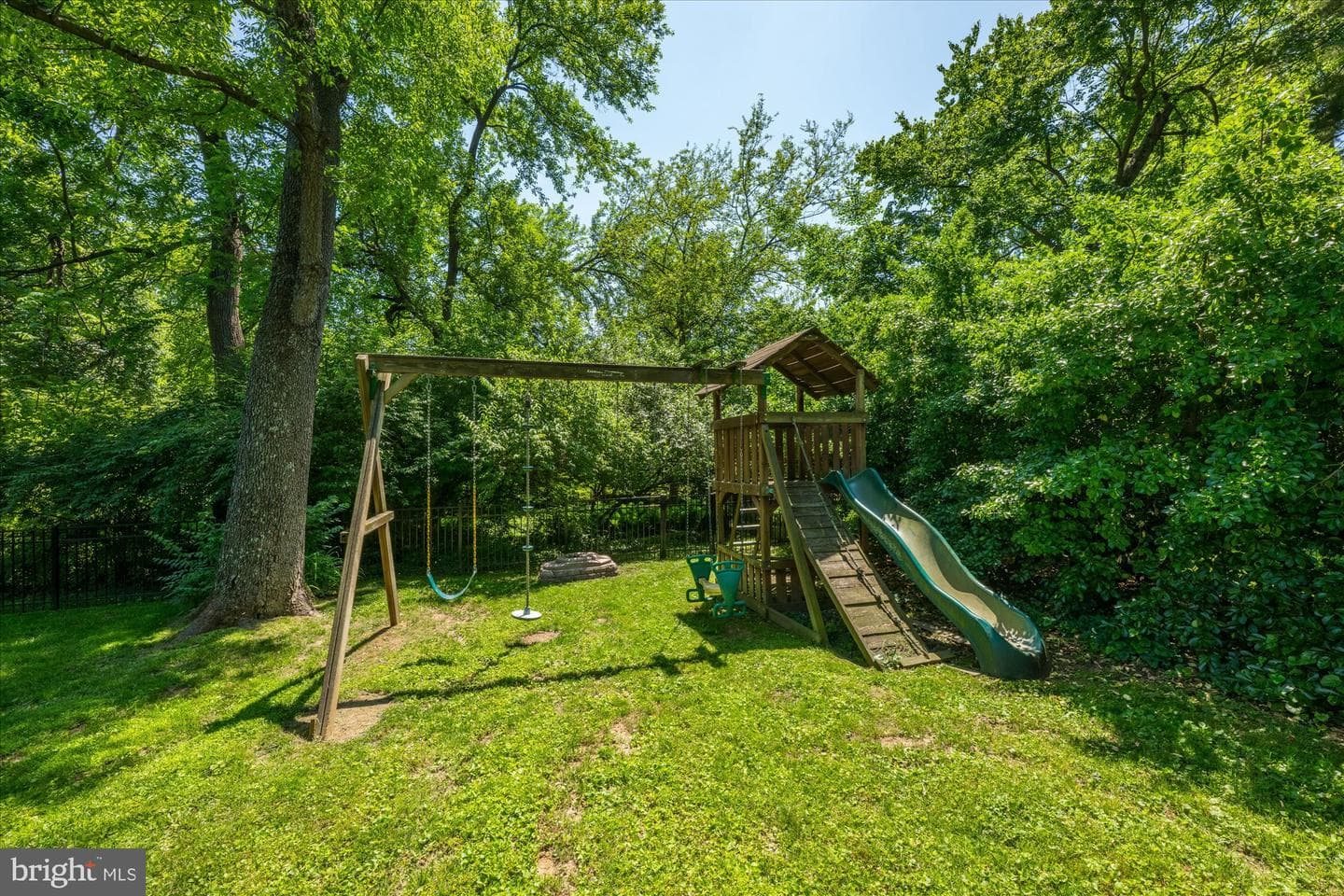 3810 Dresden Street photo 60