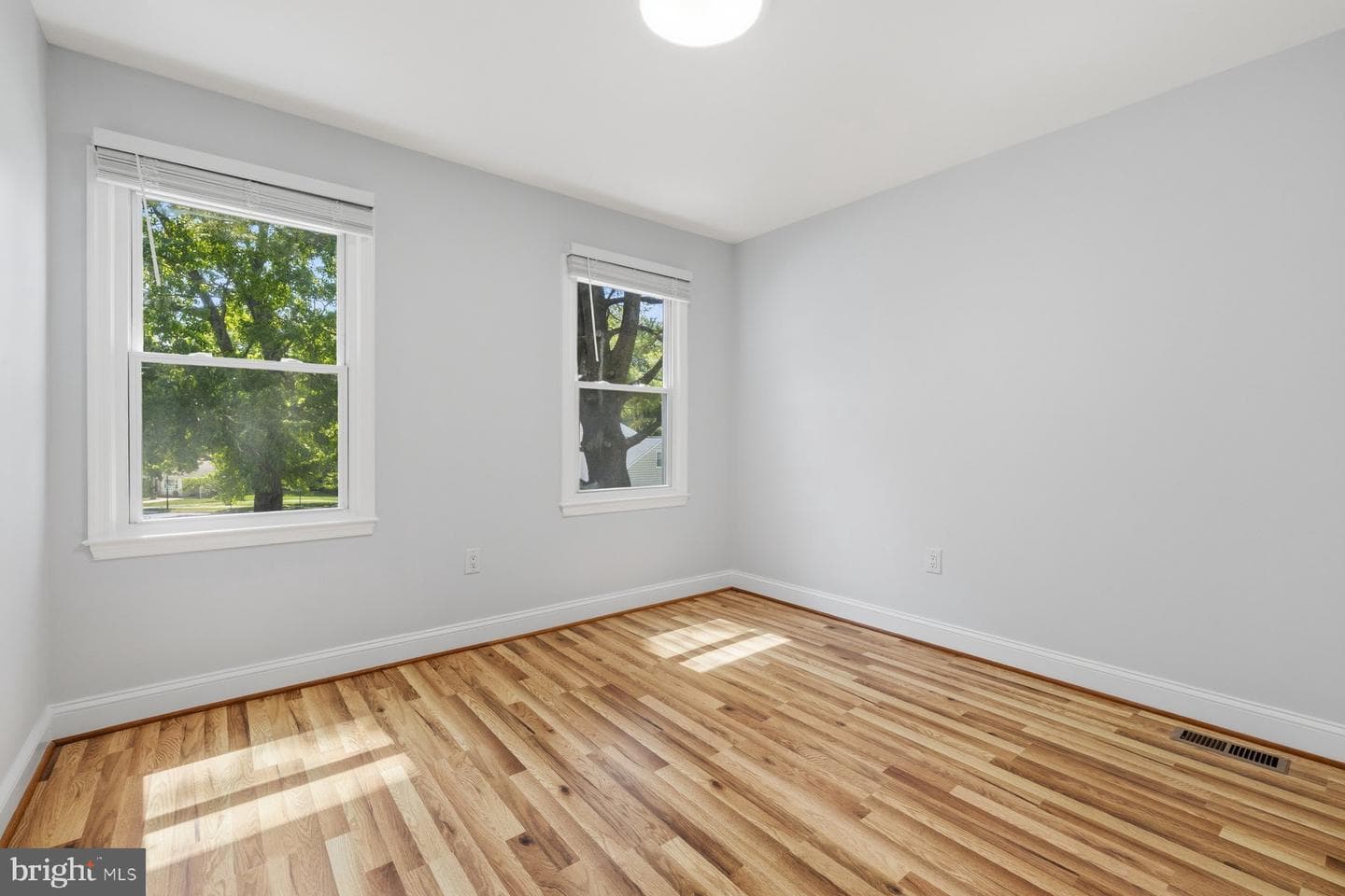 1517 Gerard Street photo 15