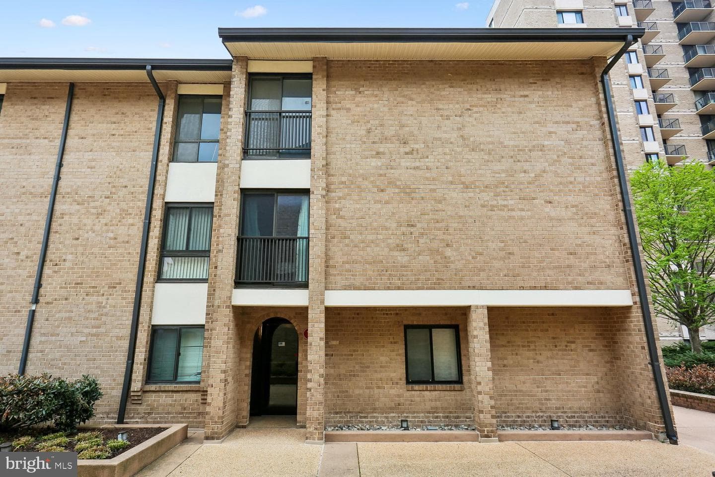 150 Monroe Street #302 photo 9