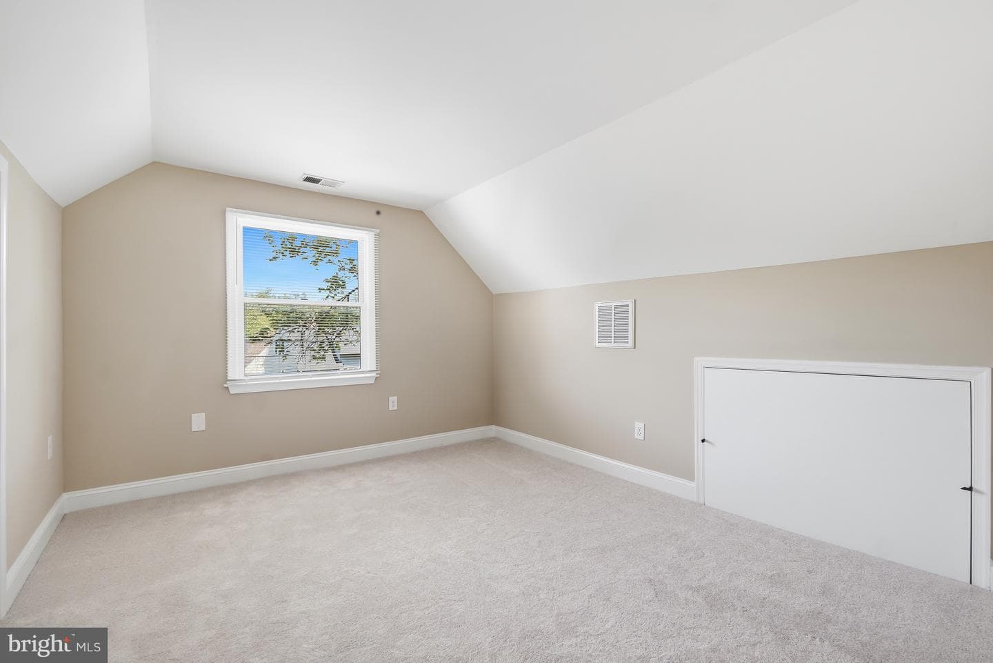 12804 Ardennes Avenue photo 21