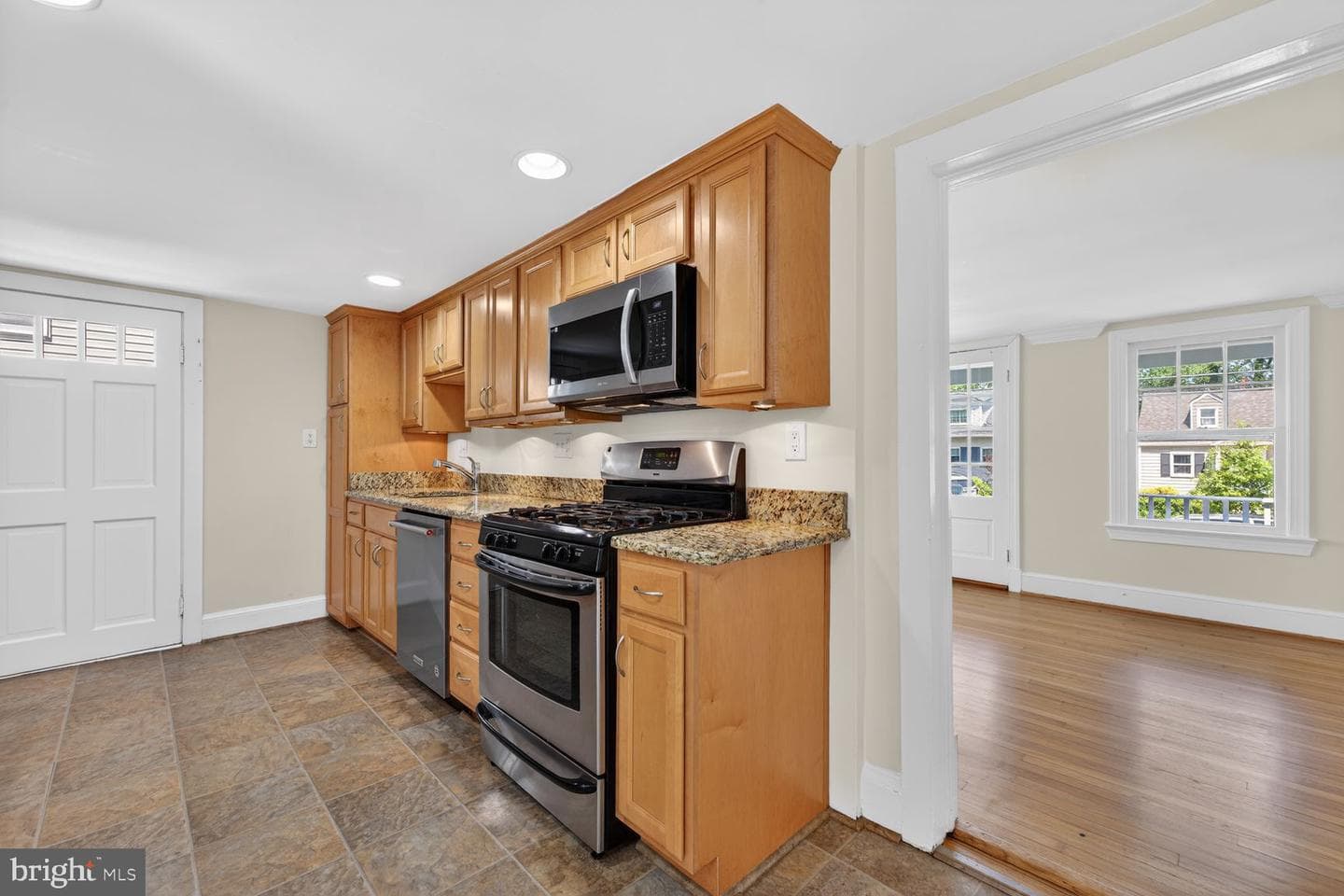 528 Beall Avenue photo 9