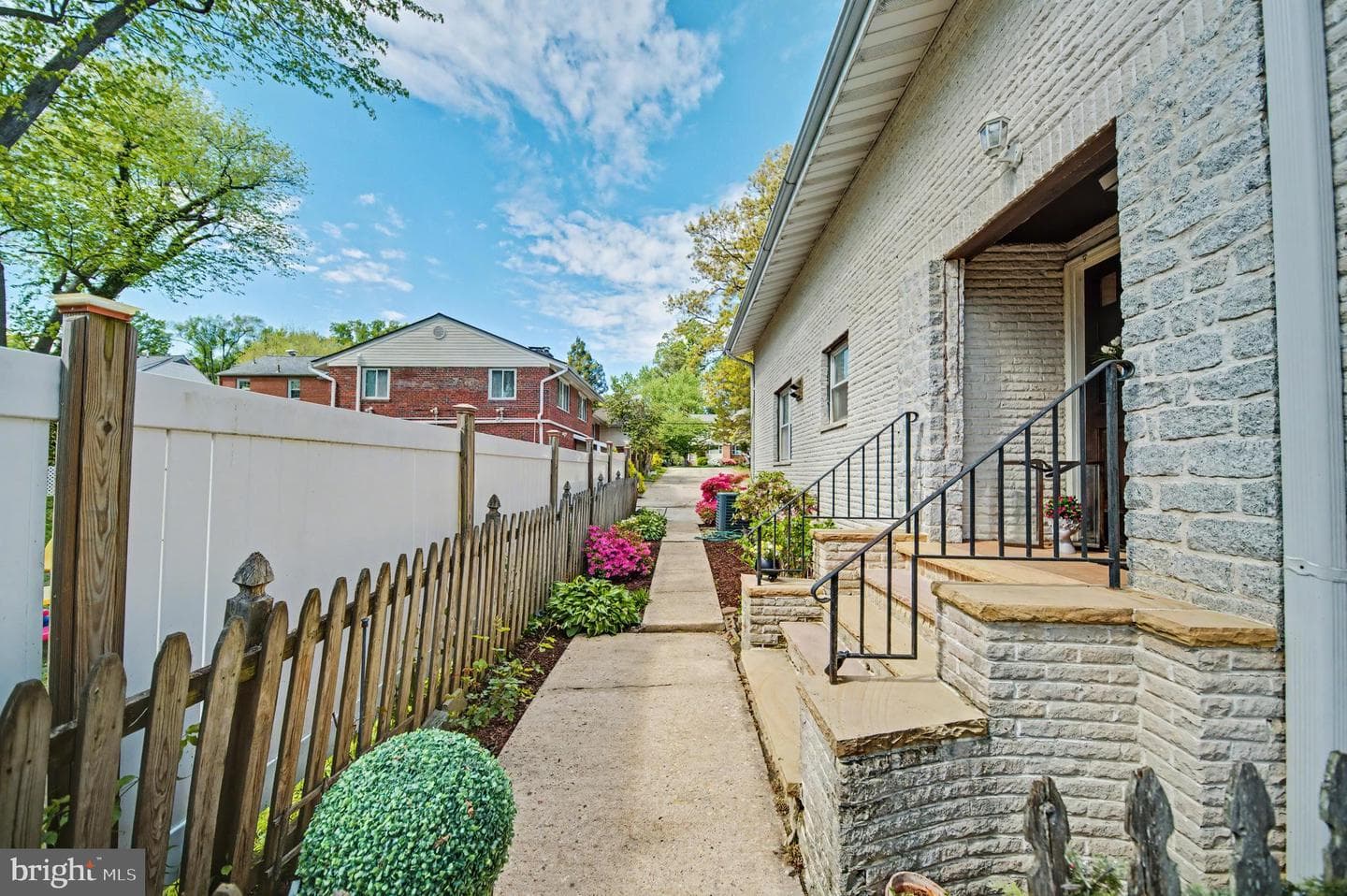5812 Greenlawn Drive photo 3