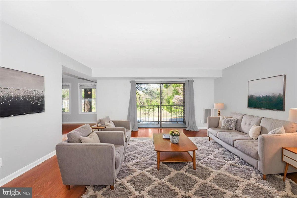 844 Quince Orchard Boulevard #101 photo 3
