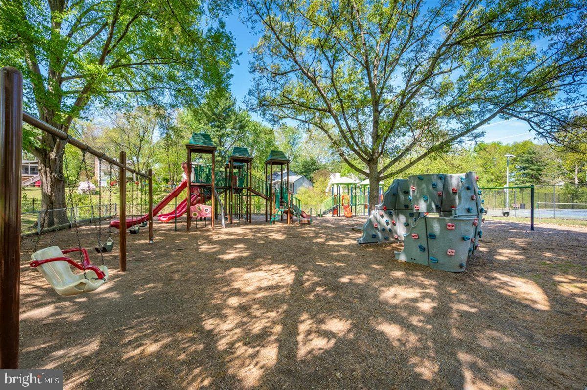 844 Quince Orchard Boulevard #101 photo 30