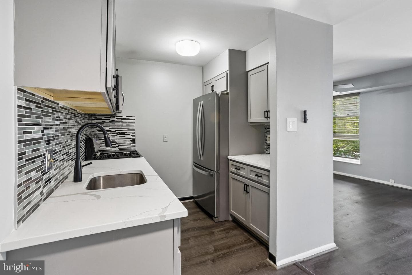 2201 Greenery Lane #104-11 photo 14