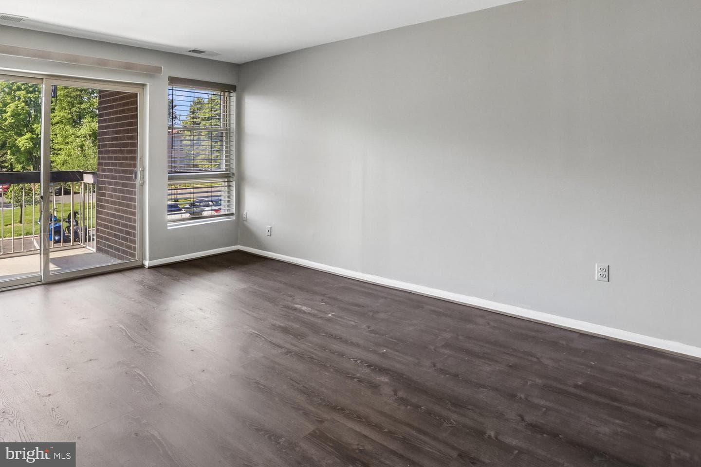 2201 Greenery Lane #104-11 photo 6