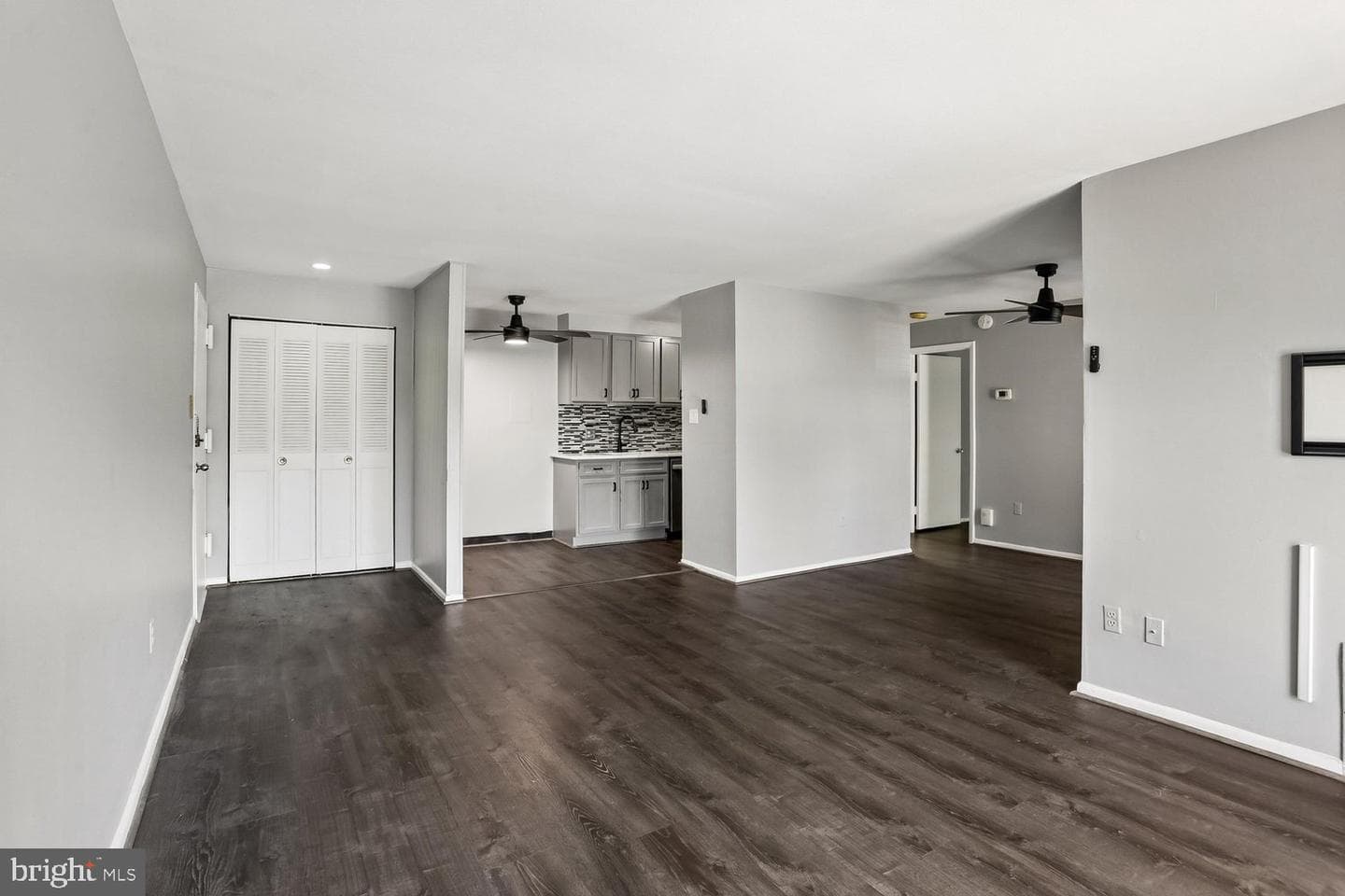 2201 Greenery Lane #104-11 photo 7
