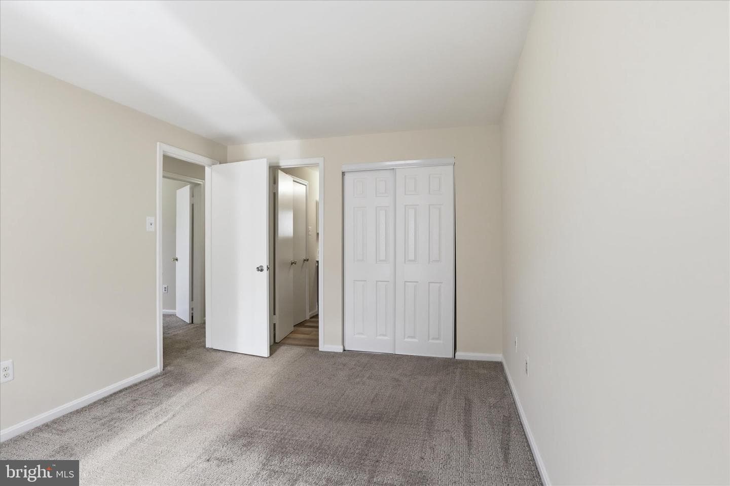 9258 Broadwater Drive photo 12