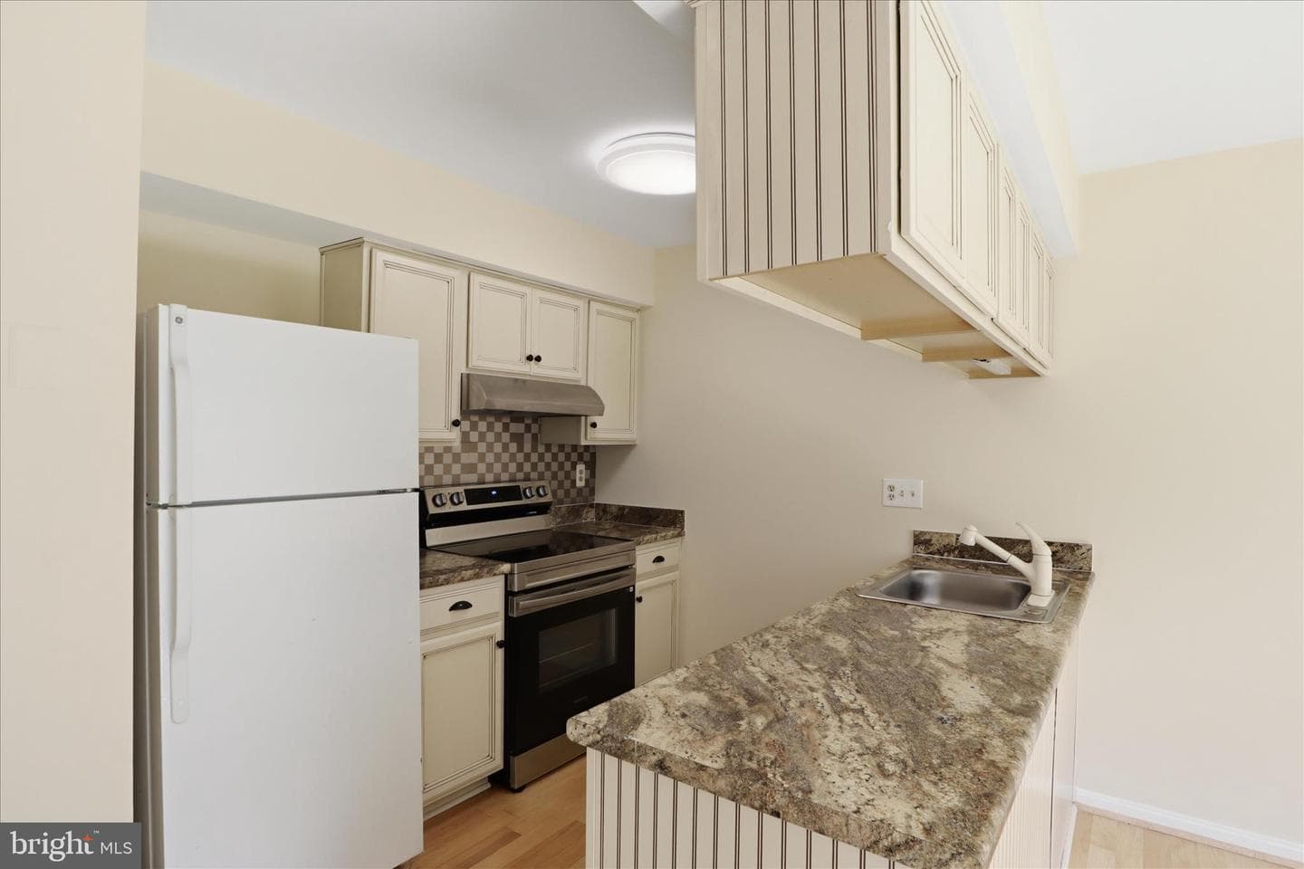 9258 Broadwater Drive photo 9