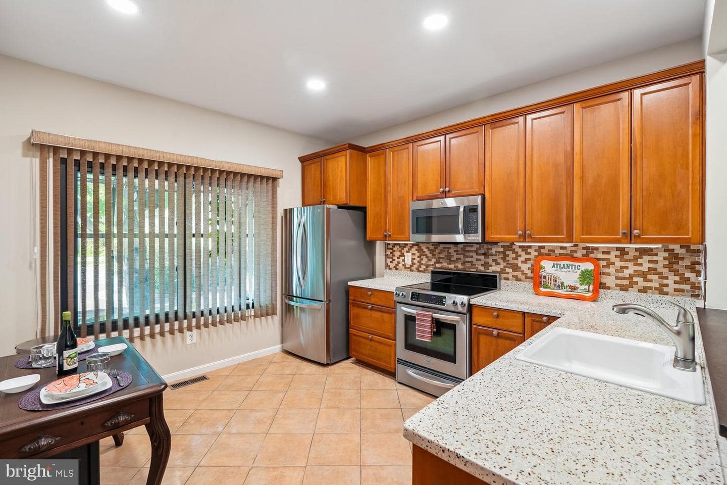 7529 Bradley Boulevard photo 8
