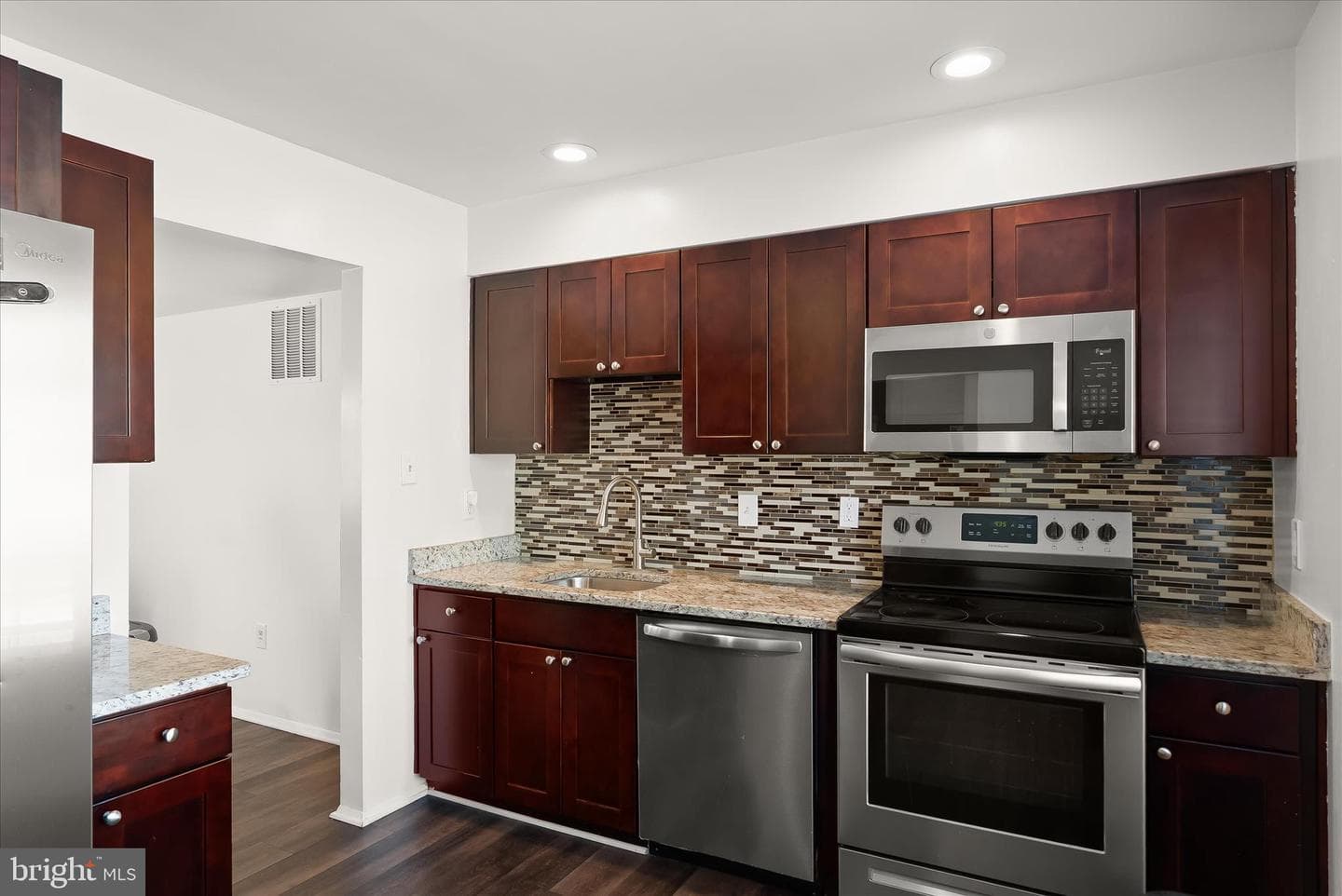 8611 Kelso Terrace photo 7